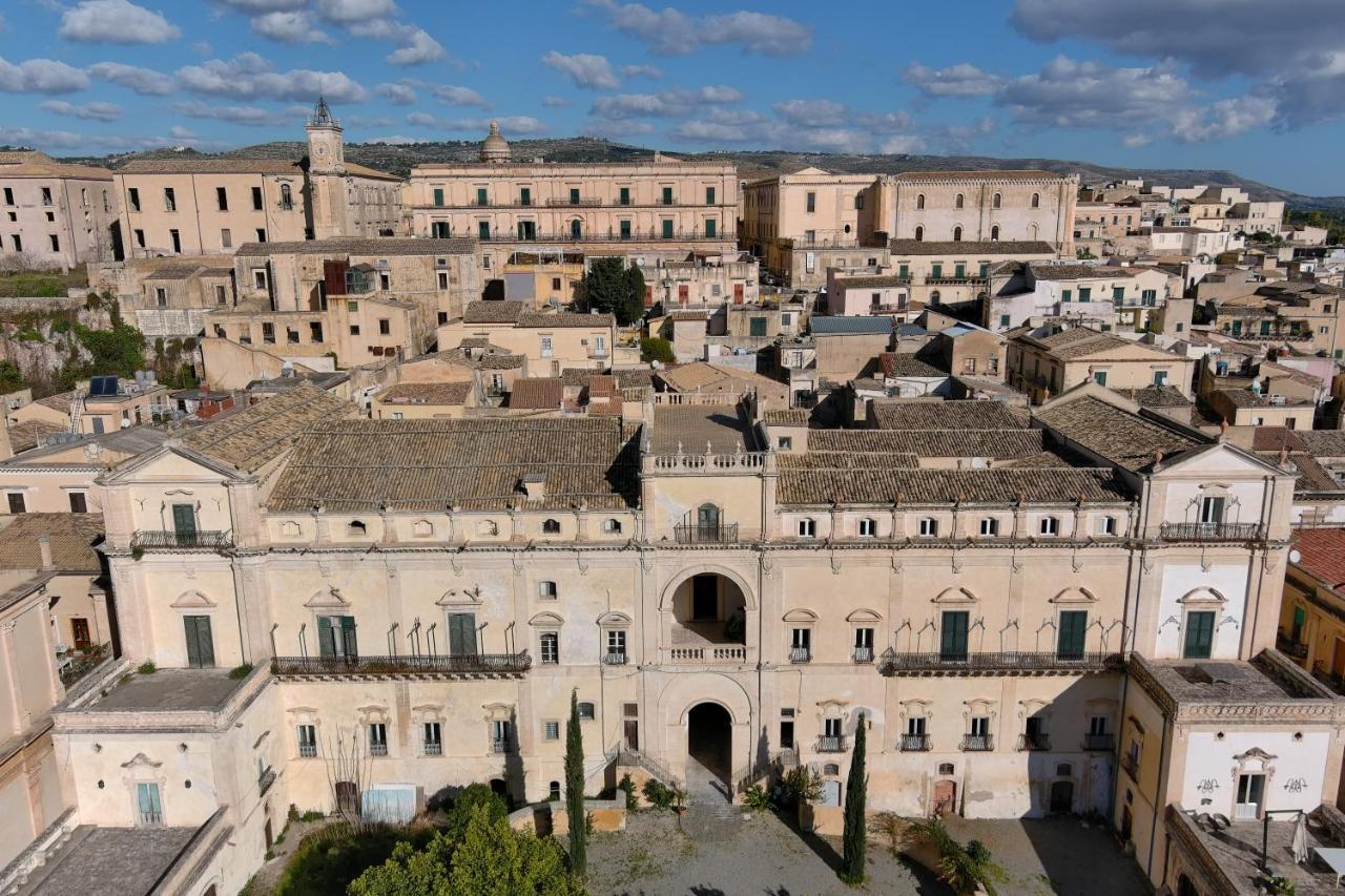 Palazzo Trigona Dependance Gasthof Noto